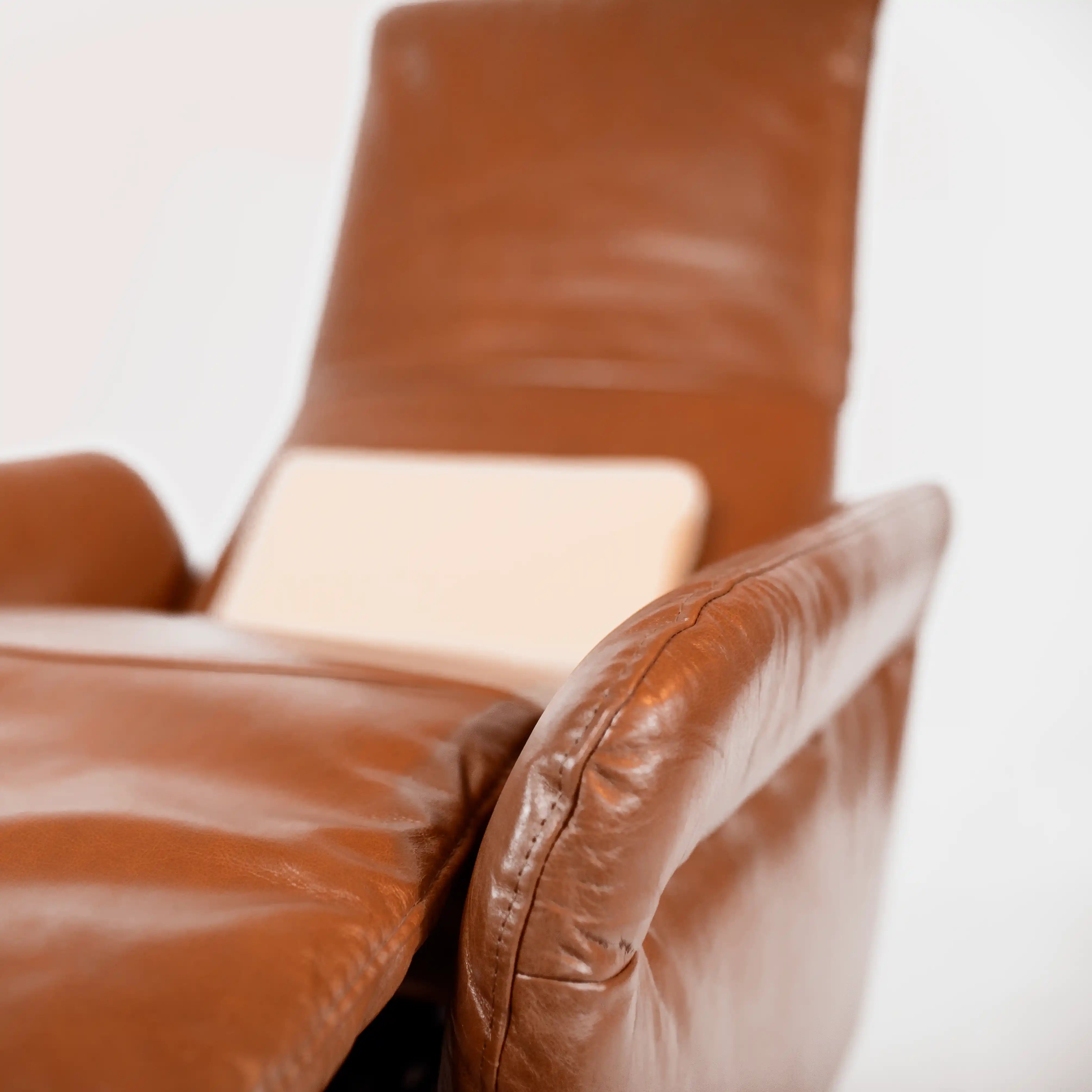 02 Poltronas Reclináveis na Caixa - Fleex Tech Couro – Poltrona na Caixa - Couro Marrom